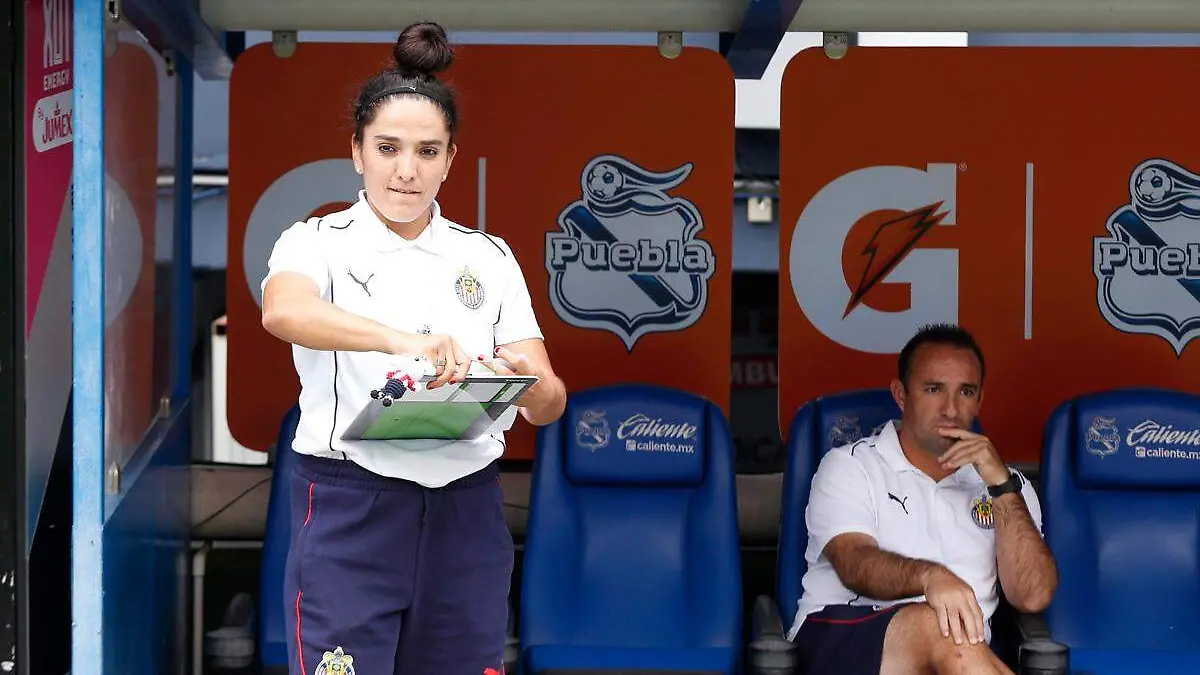 Majo Lopez auxiliar tecnica de chivas y exjugadora del Club Puebla